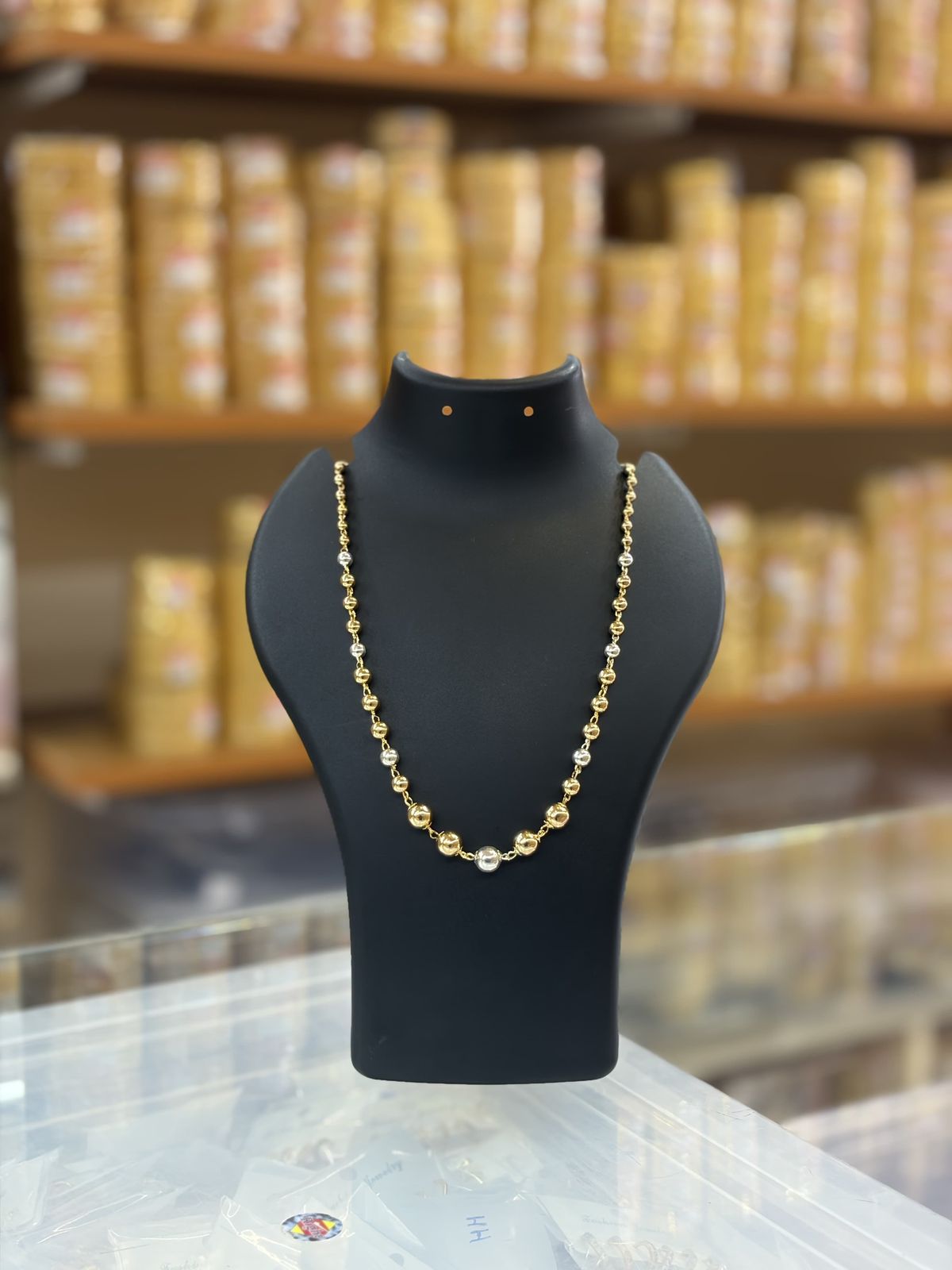 Whit gold muth mala